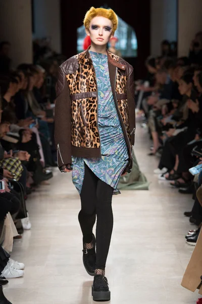 Look 38